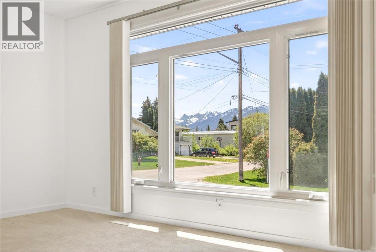 1201 10th Avenue, Fernie, British Columbia  V0B 1M0 - Photo 14 - 10387277