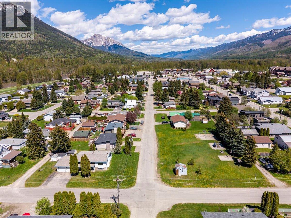 1201 10th Avenue, Fernie, British Columbia  V0B 1M0 - Photo 64 - 10387277