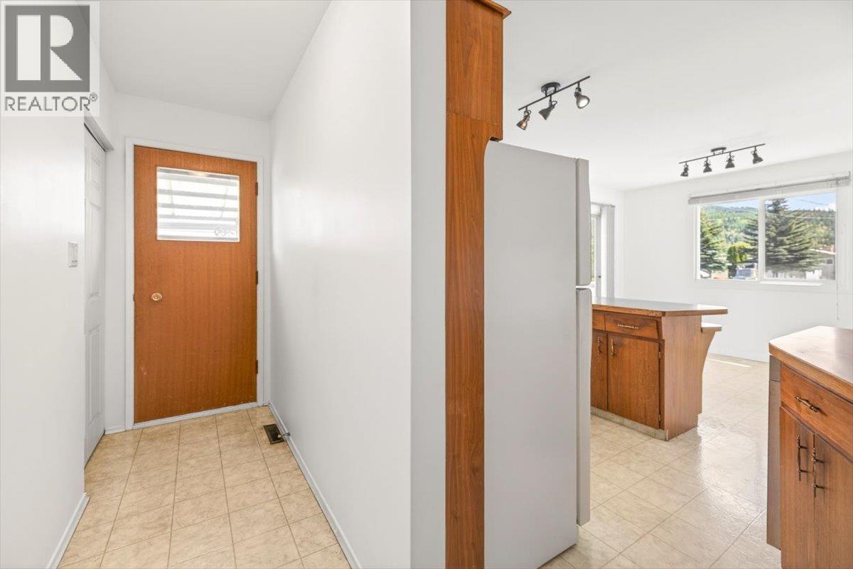 1201 10th Avenue, Fernie, British Columbia  V0B 1M0 - Photo 25 - 10387277