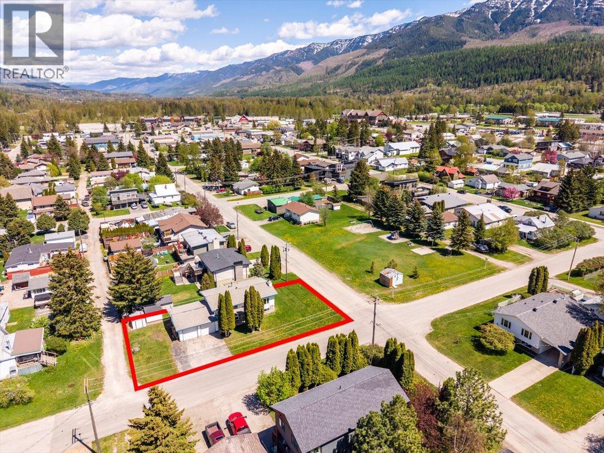 1201 10th Avenue, Fernie, British Columbia  V0B 1M0 - Photo 65 - 10387277