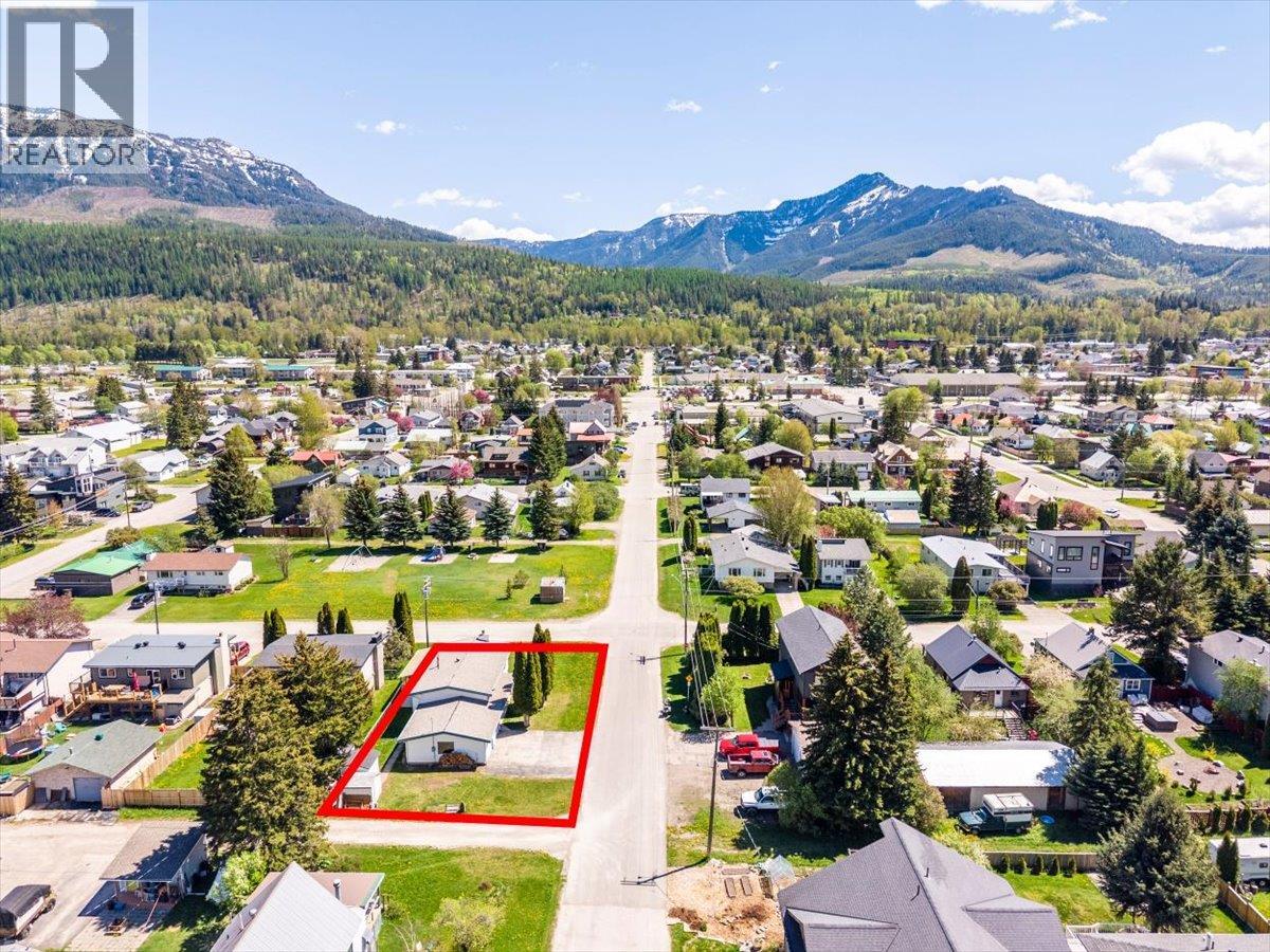 1201 10th Avenue, Fernie, British Columbia  V0B 1M0 - Photo 66 - 10387277