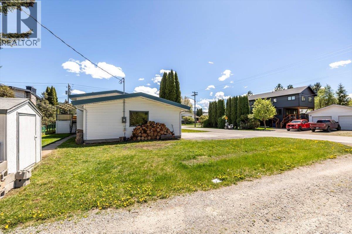 1201 10th Avenue, Fernie, British Columbia  V0B 1M0 - Photo 7 - 10387277