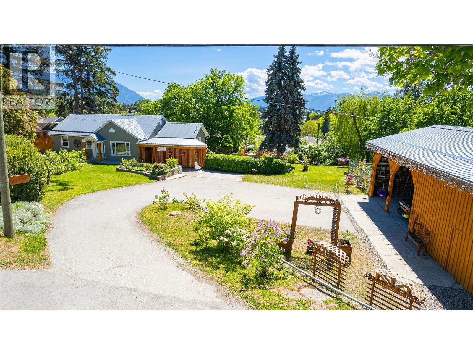 2125 Sunset Boulevard, Creston, British Columbia V0B 1G5 - Photo 1 - 10387171