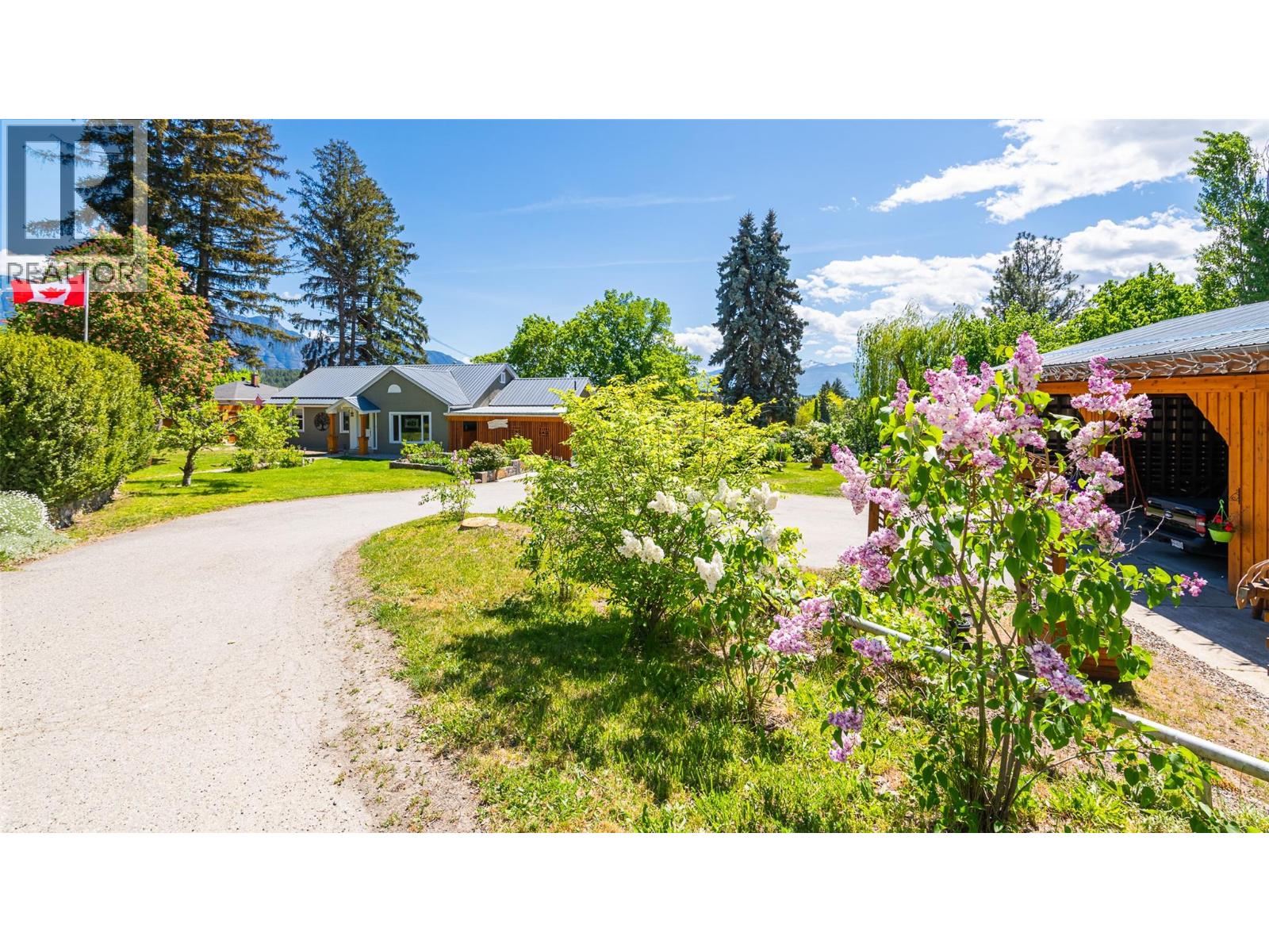 2125 Sunset Boulevard, Creston, British Columbia V0B 1G5 - Photo 2 - 10387171