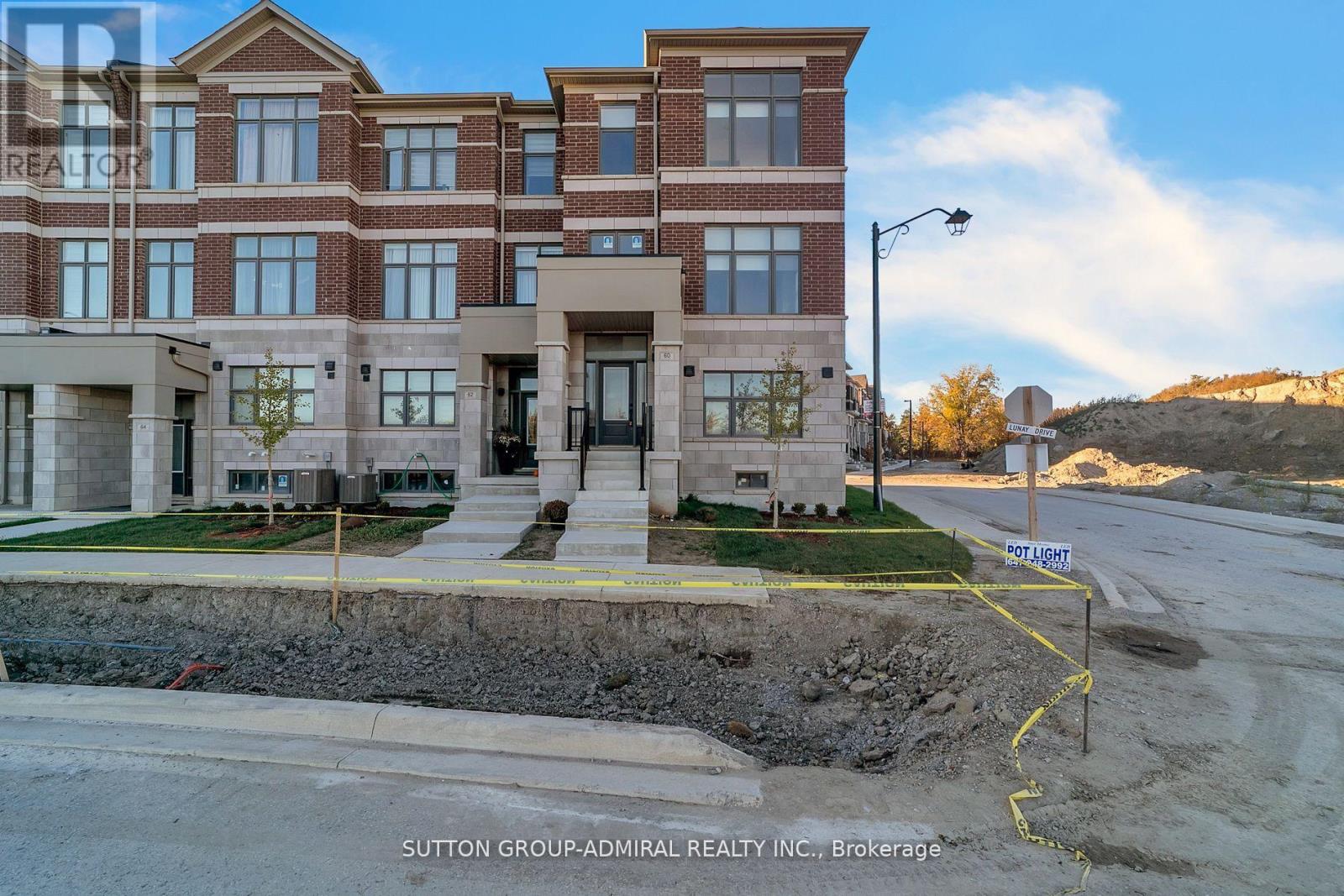 60 Lunay Drive, Richmond Hill, Ontario  L4S 0P2 - Photo 2 - N13129104