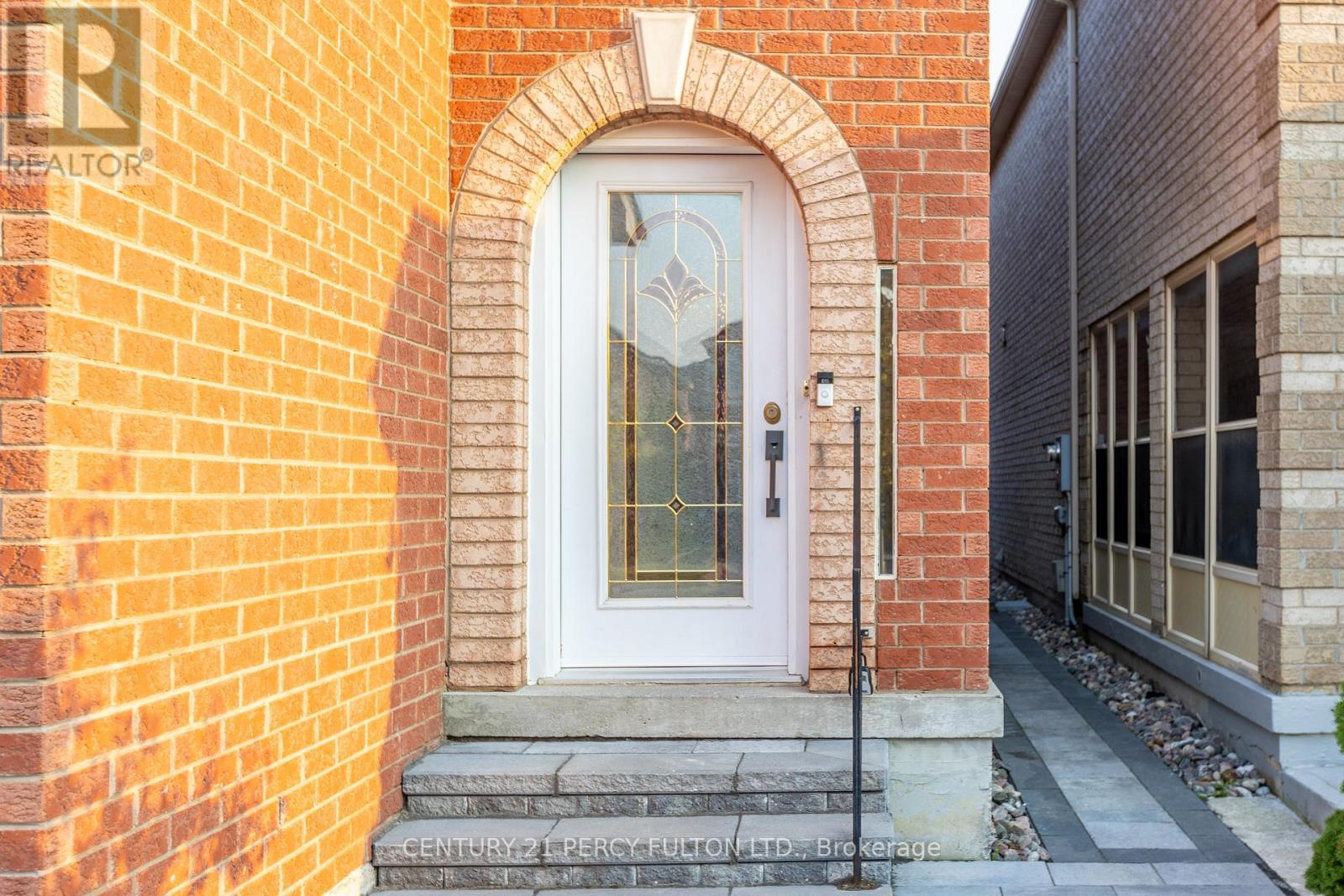 161 Sophia Road, Markham, Ontario  L3S 3Y9 - Photo 2 - N13129110