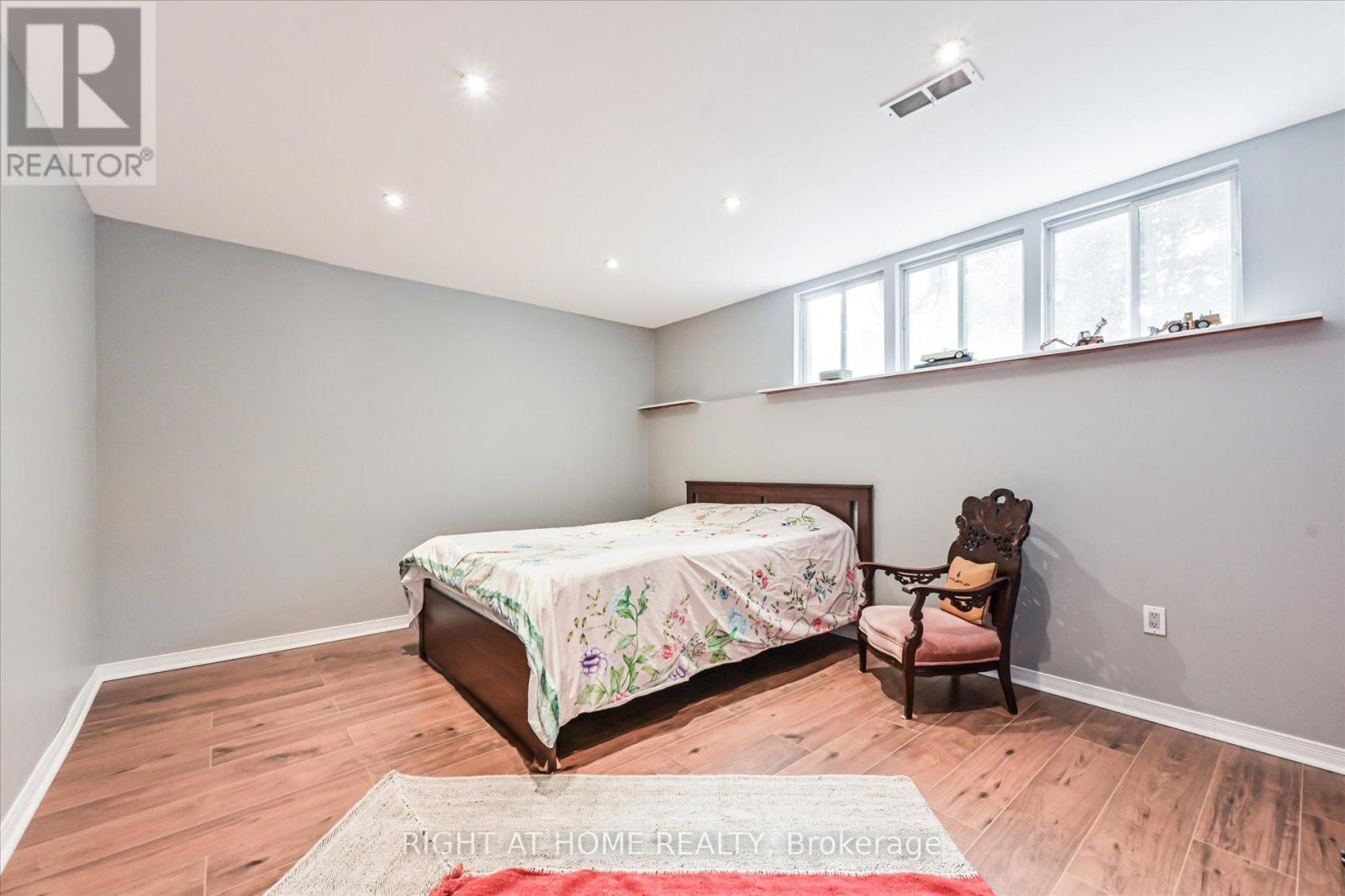 Lower - 30 French Crescent, East Gwillimbury, Ontario  L9N 1J8 - Photo 5 - N13129324