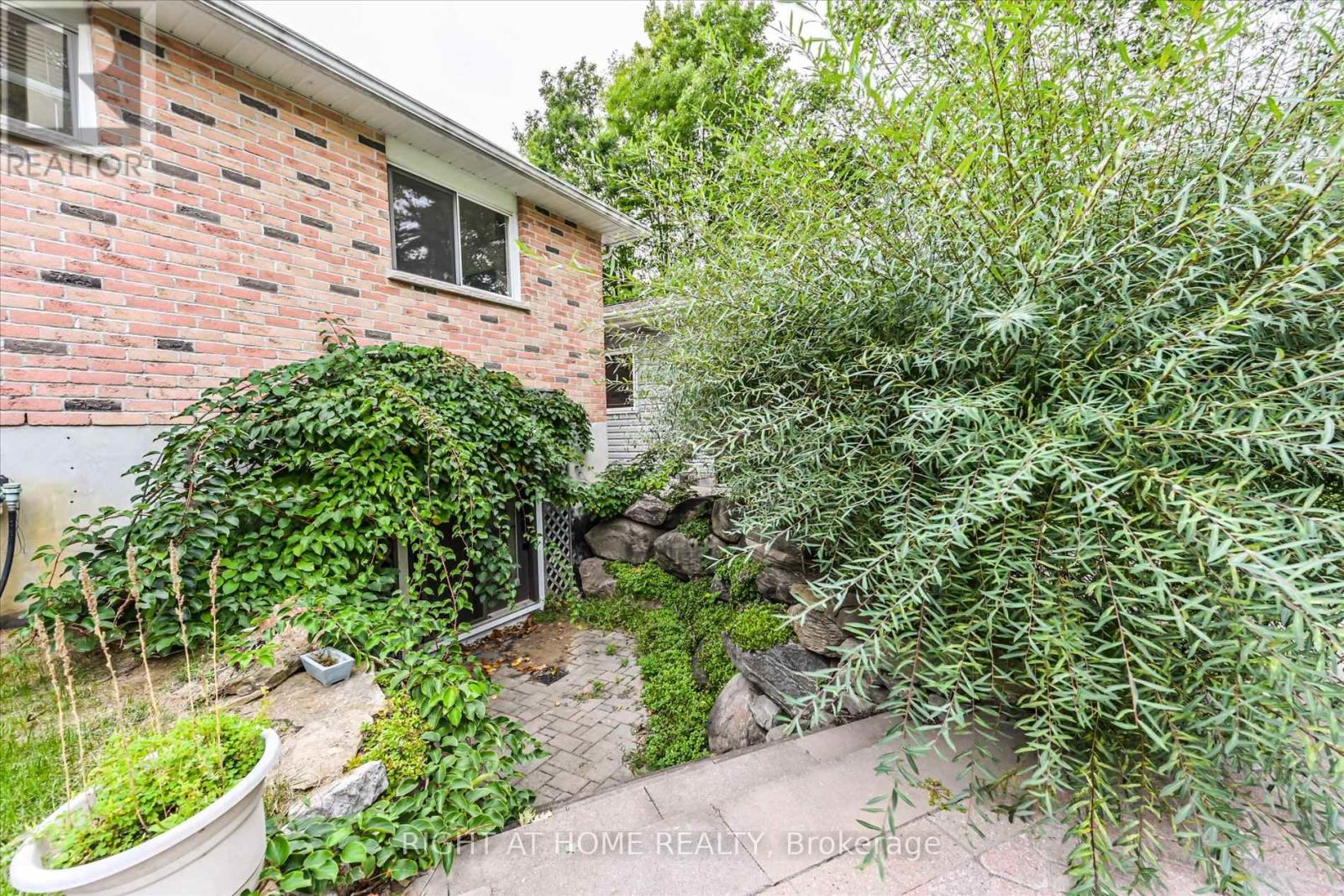 Lower - 30 French Crescent, East Gwillimbury, Ontario  L9N 1J8 - Photo 7 - N13129324