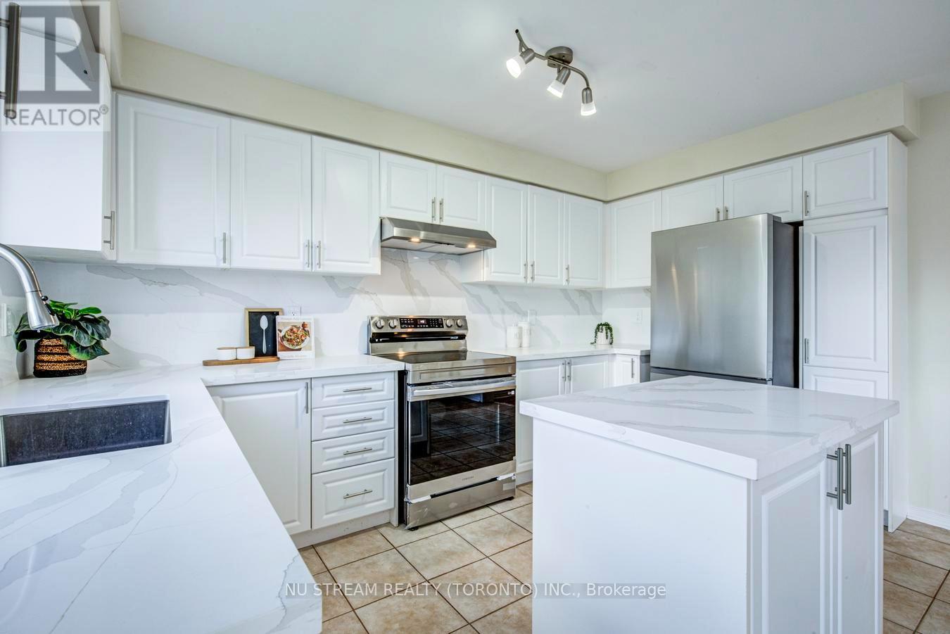 58 Rideau Drive, Richmond Hill, Ontario  L4B 4P3 - Photo 18 - N13128346