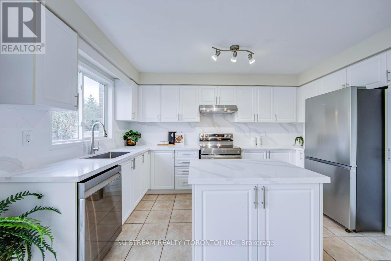 58 Rideau Drive, Richmond Hill, Ontario  L4B 4P3 - Photo 20 - N13128346