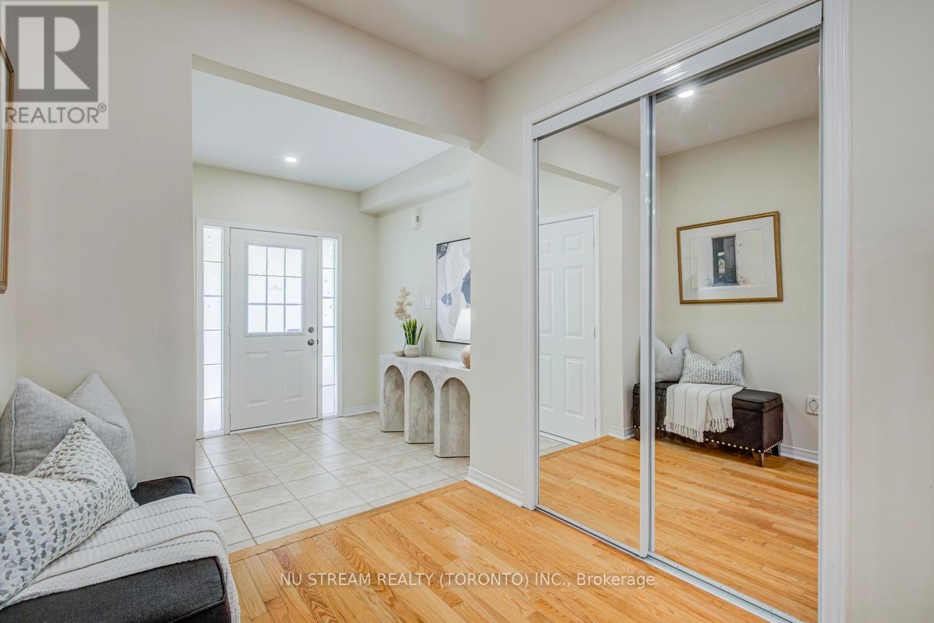 58 Rideau Drive, Richmond Hill, Ontario  L4B 4P3 - Photo 6 - N13128346