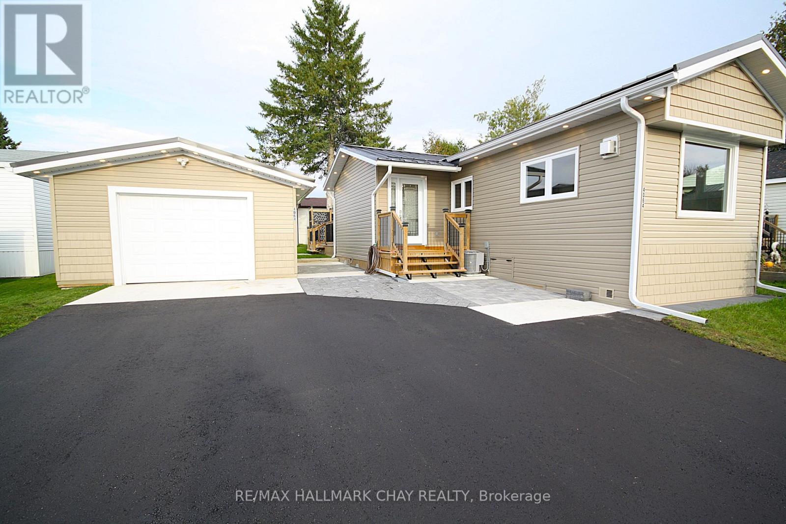 4064 ASH CRESCENT, Severn, Ontario