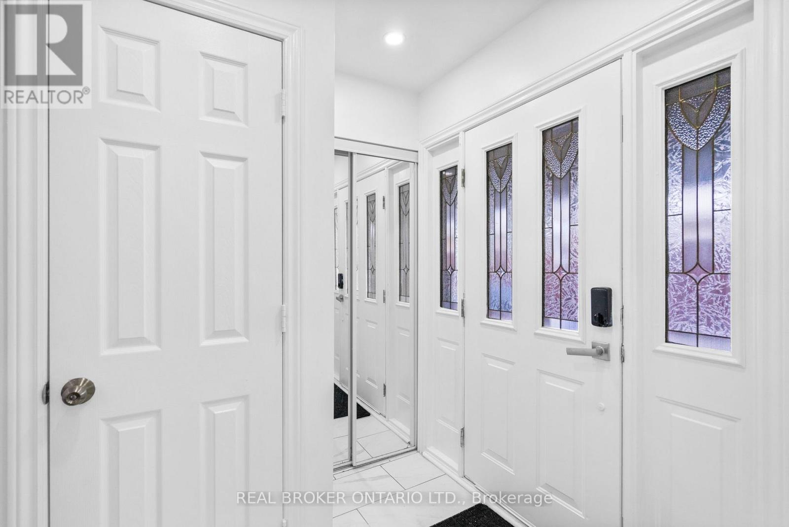 11 Cathcart Crescent, Brampton, Ontario  L6T 2A4 - Photo 2 - W13062392