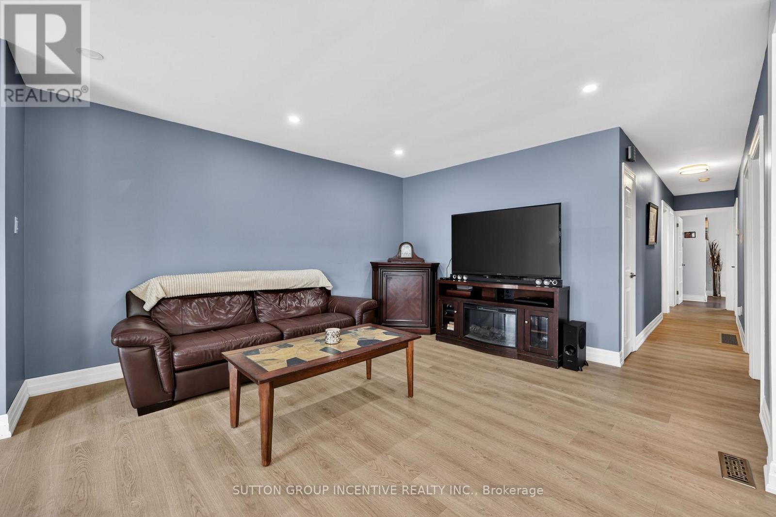 130 Grove Street E, Barrie (Wellington), Ontario  L4M 2P5 - Photo 8 - S13129246