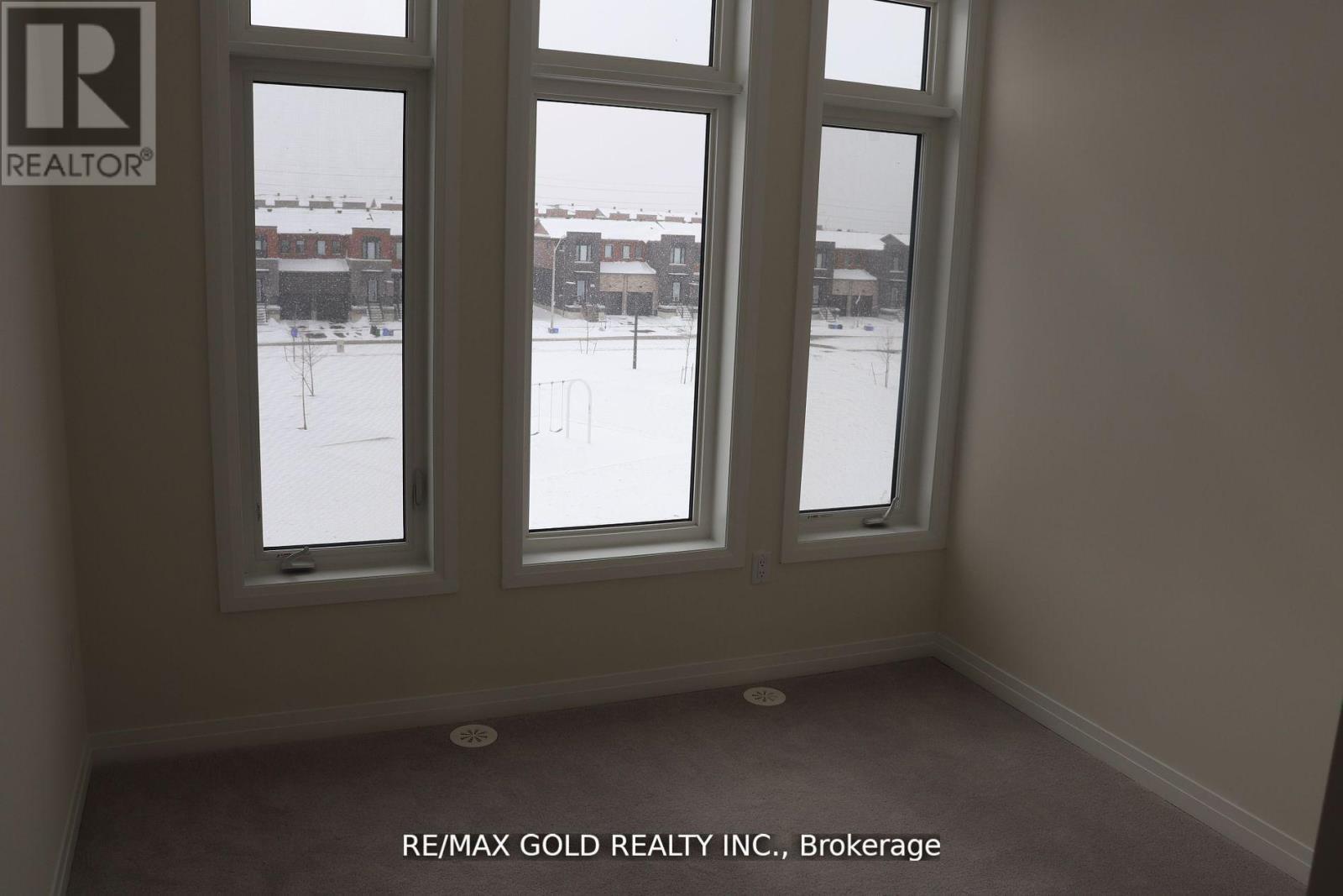 29 Cherry Hill Lane, Barrie (Painswick South), Ontario  L9J 0M7 - Photo 10 - S13129302