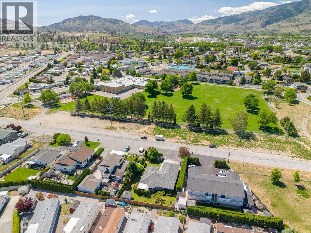 810 Merlot Avenue, Oliver, British Columbia  V0H 1T4 - Photo 73 - 10386838