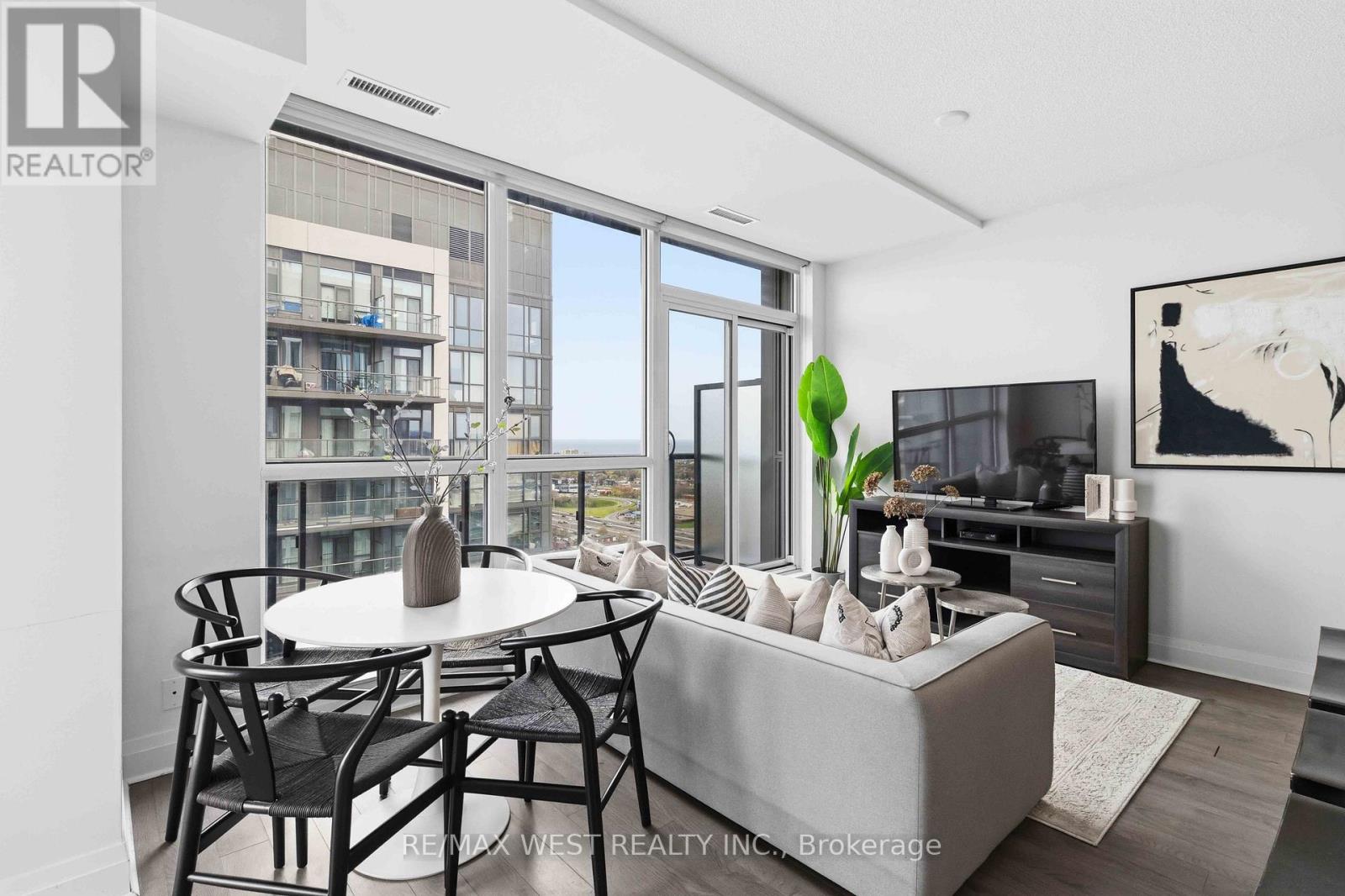 2202 - 15 Zorra Street, Toronto, Ontario  M8Z 0C1 - Photo 4 - W13129150
