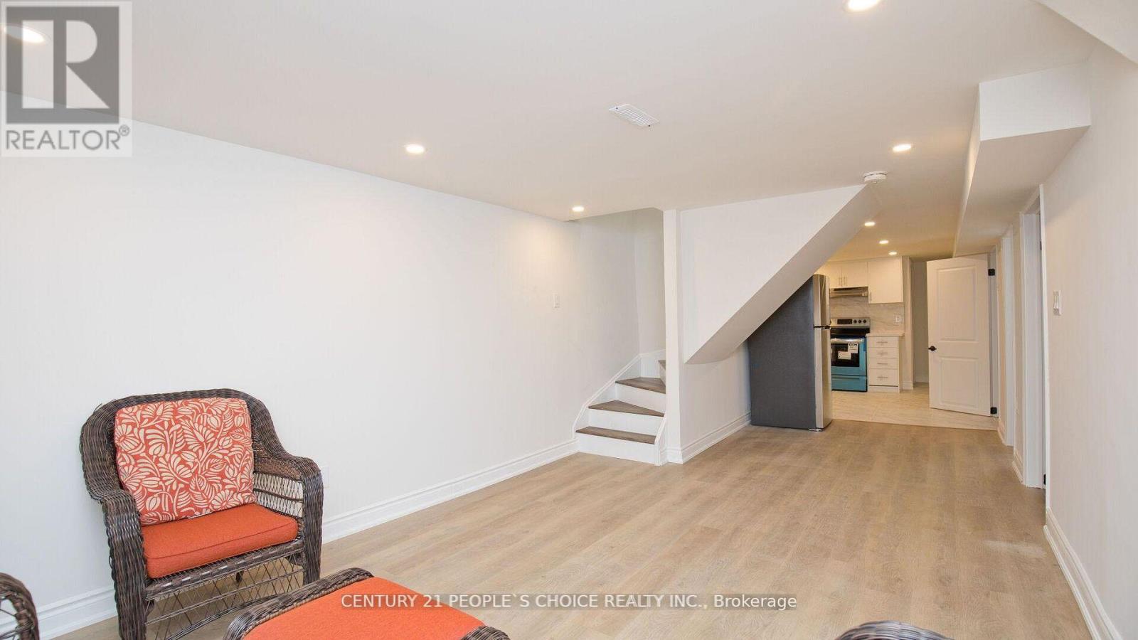 2 Betteridge Lane W, Toronto, Ontario  M9V 4E8 - Photo 9 - W13129164