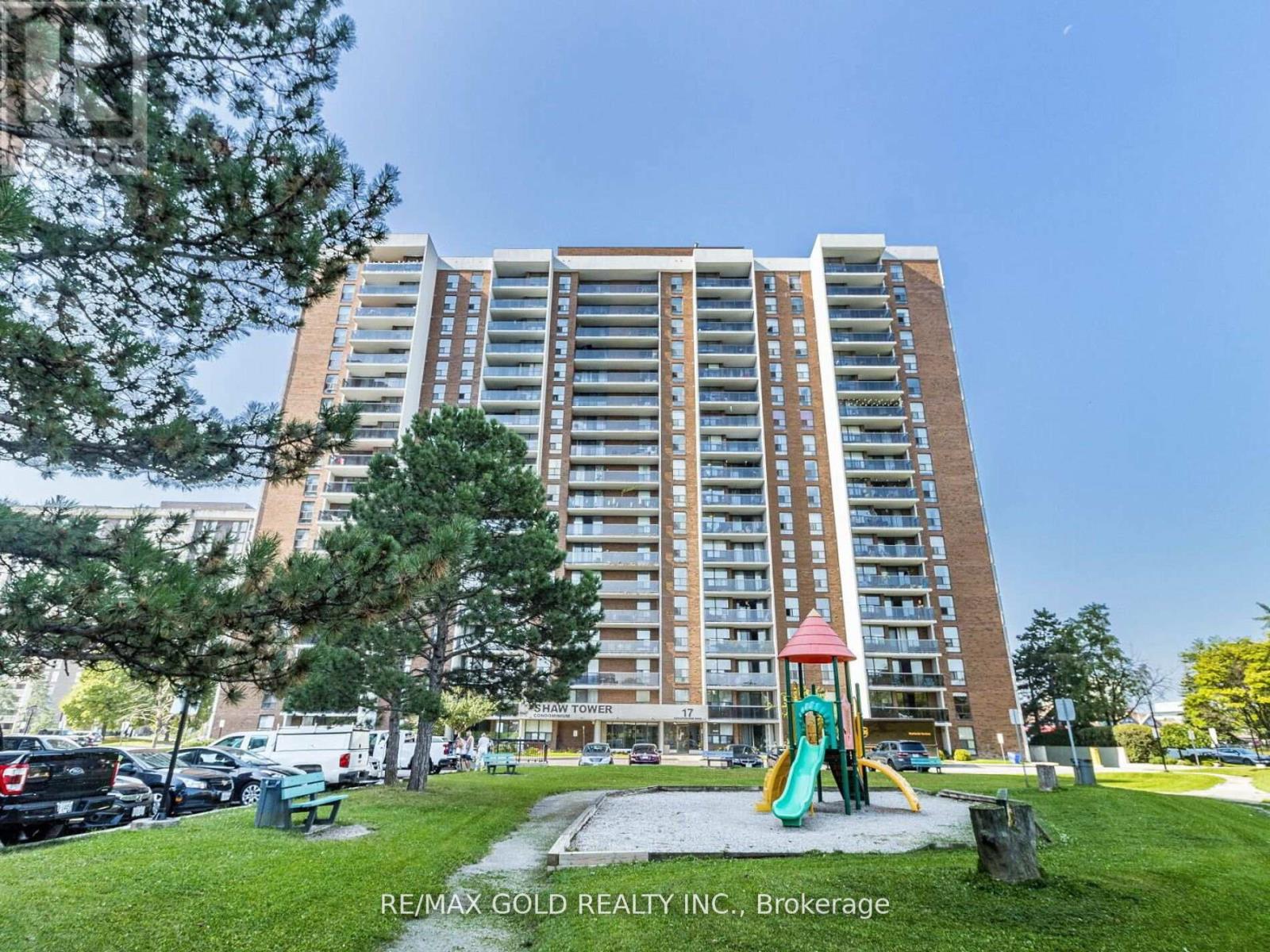 903 - 17 KNIGHTSBRIDGE ROAD, Brampton, Ontario