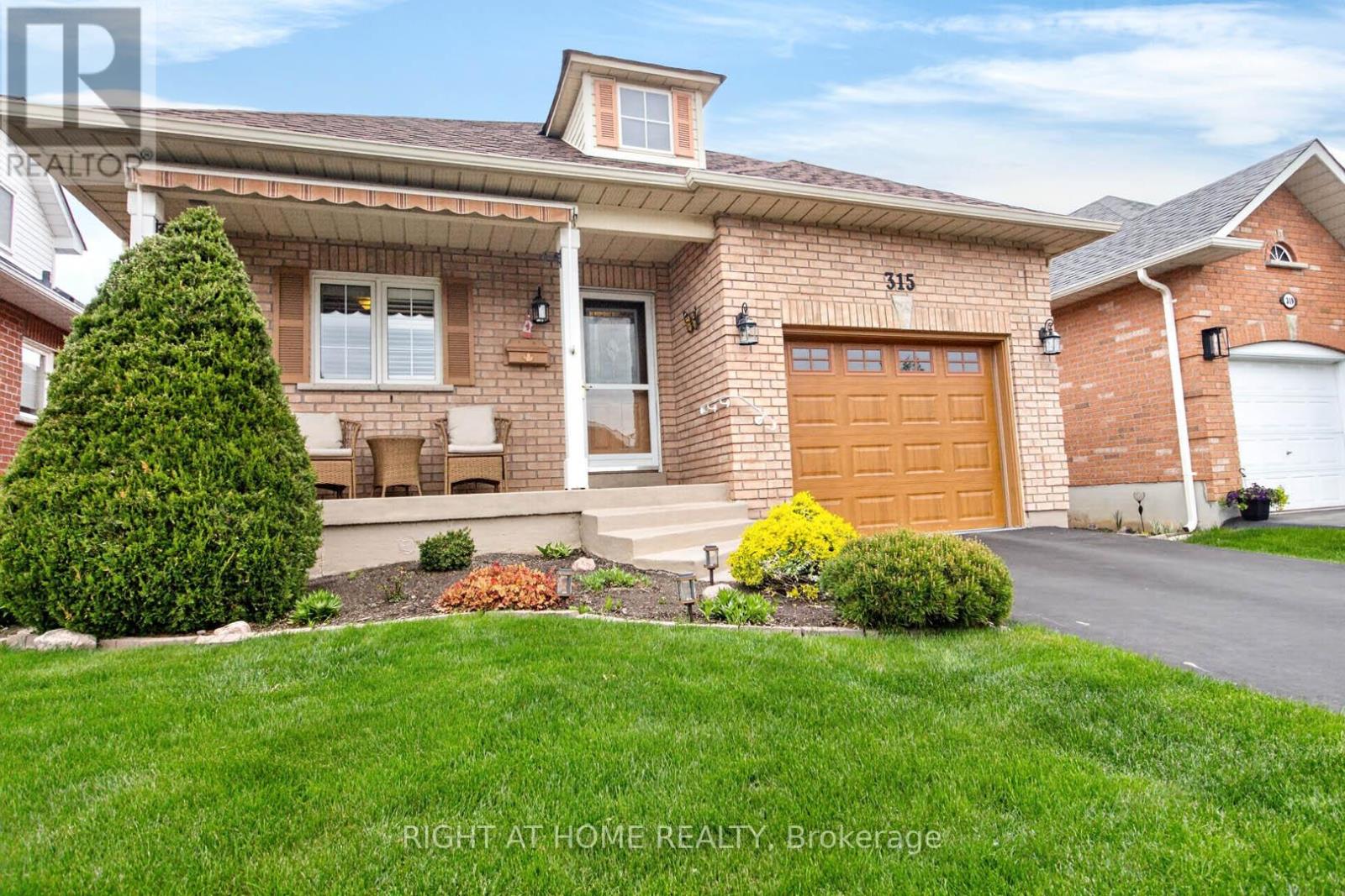 315 Centennial Forest Drive, Milton, Ontario  L9T 5X4 - Photo 2 - W13129264