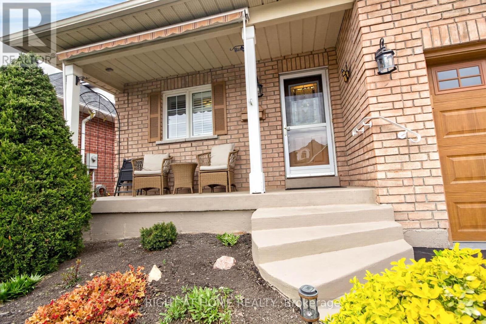 315 Centennial Forest Drive, Milton, Ontario  L9T 5X4 - Photo 3 - W13129264