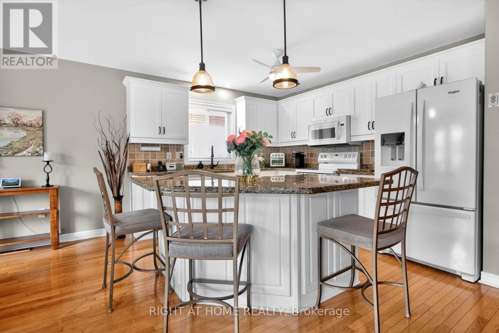 315 Centennial Forest Drive, Milton, Ontario  L9T 5X4 - Photo 7 - W13129264