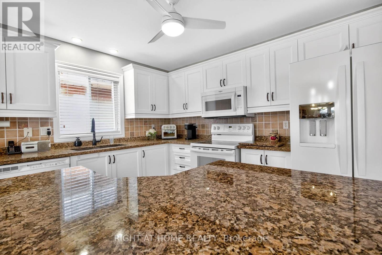 315 Centennial Forest Drive, Milton, Ontario  L9T 5X4 - Photo 9 - W13129264