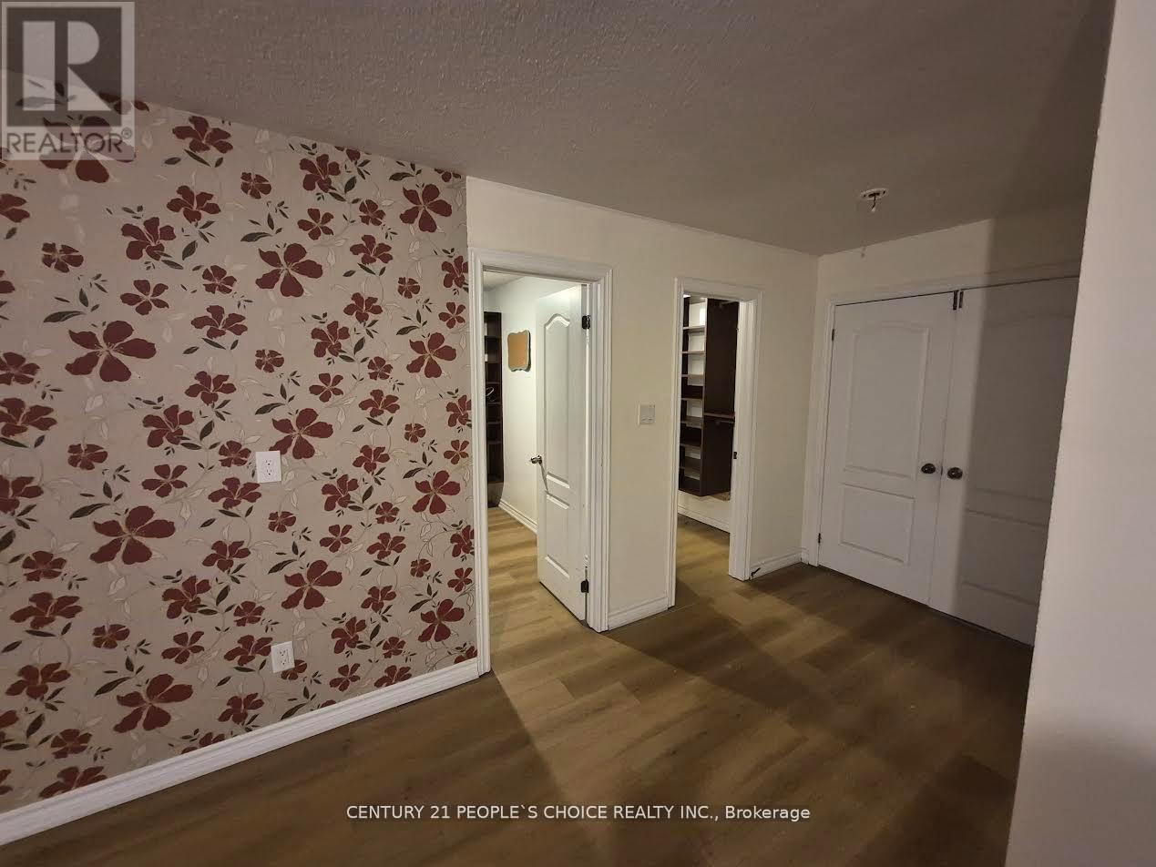 19 Freedom Oaks Trail, Brampton, Ontario  L6P 3L1 - Photo 5 - W13129280