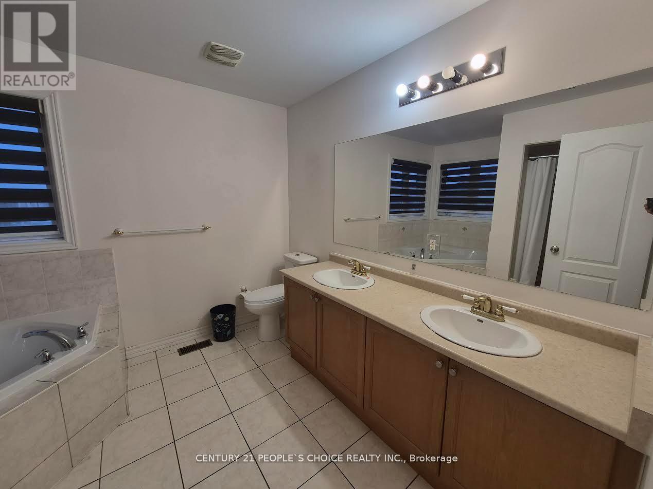 19 Freedom Oaks Trail, Brampton, Ontario  L6P 3L1 - Photo 7 - W13129280