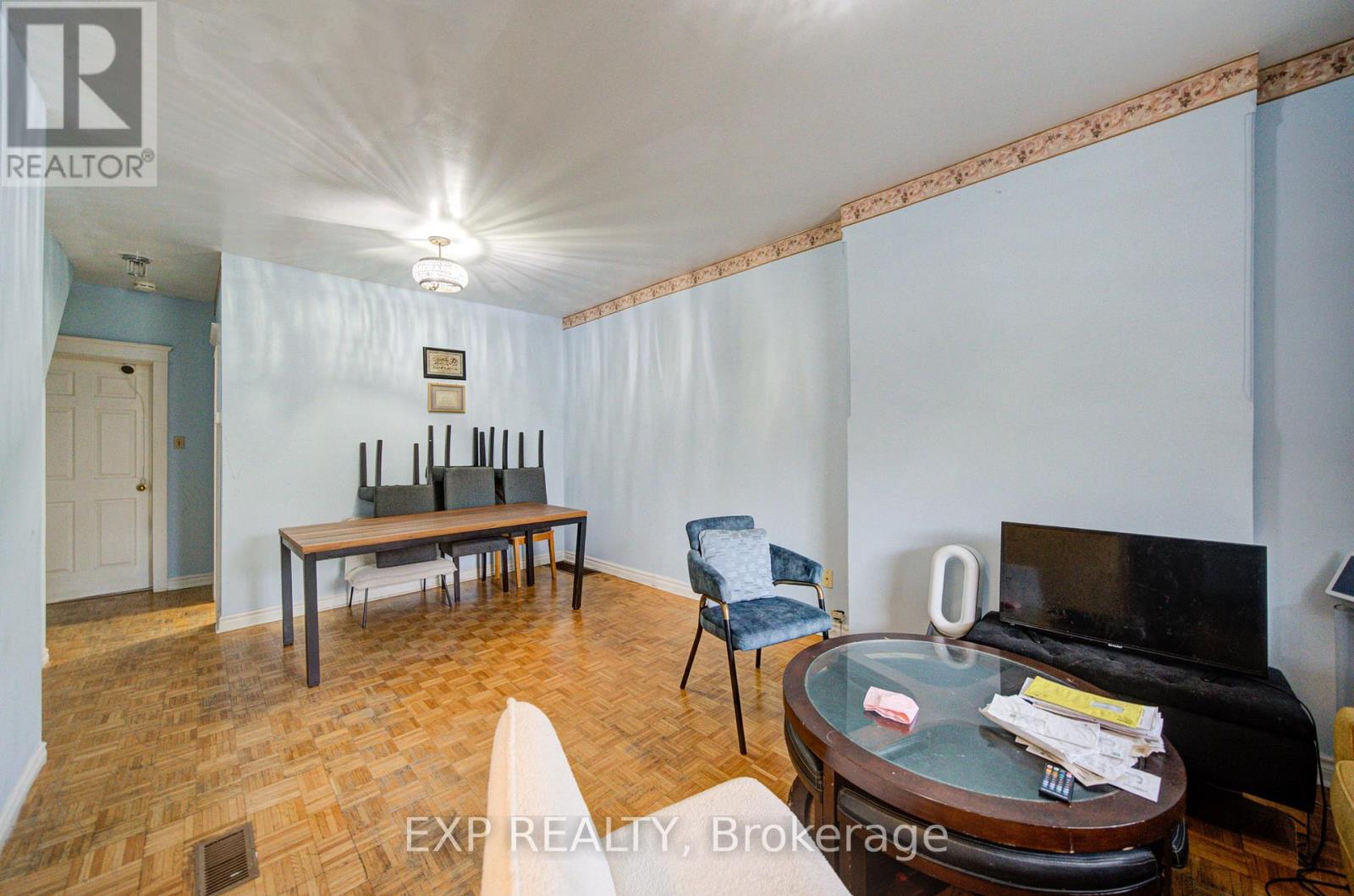 170 Wallace Avenue, Toronto, Ontario  M6H 1V2 - Photo 3 - W13129294