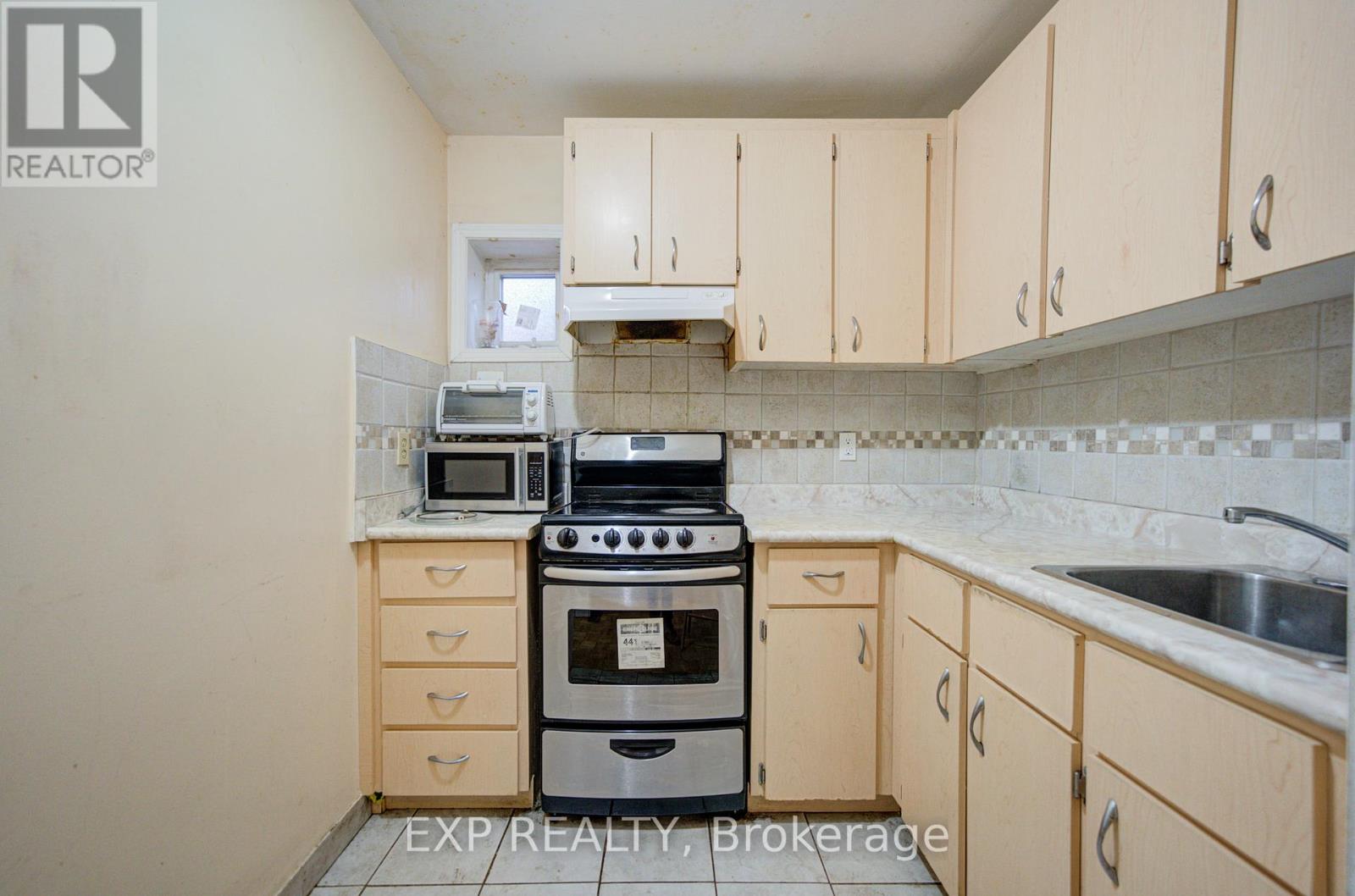 170 Wallace Avenue, Toronto, Ontario  M6H 1V2 - Photo 32 - W13129294