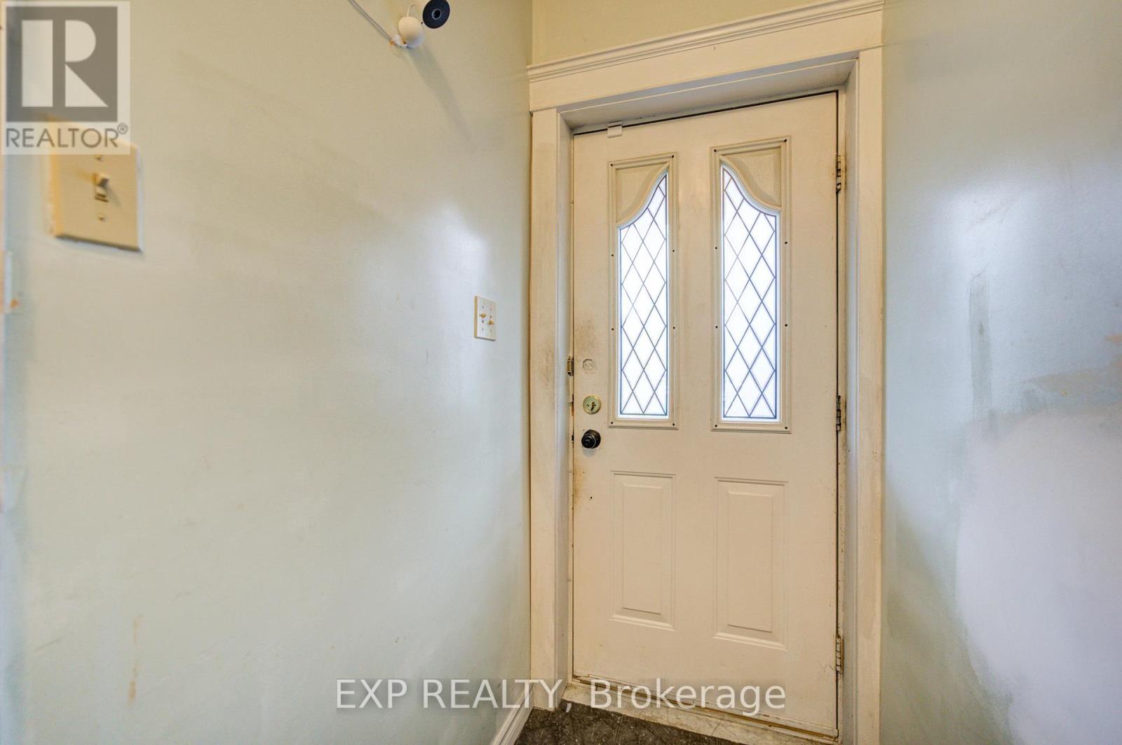 170 Wallace Avenue, Toronto, Ontario  M6H 1V2 - Photo 4 - W13129294
