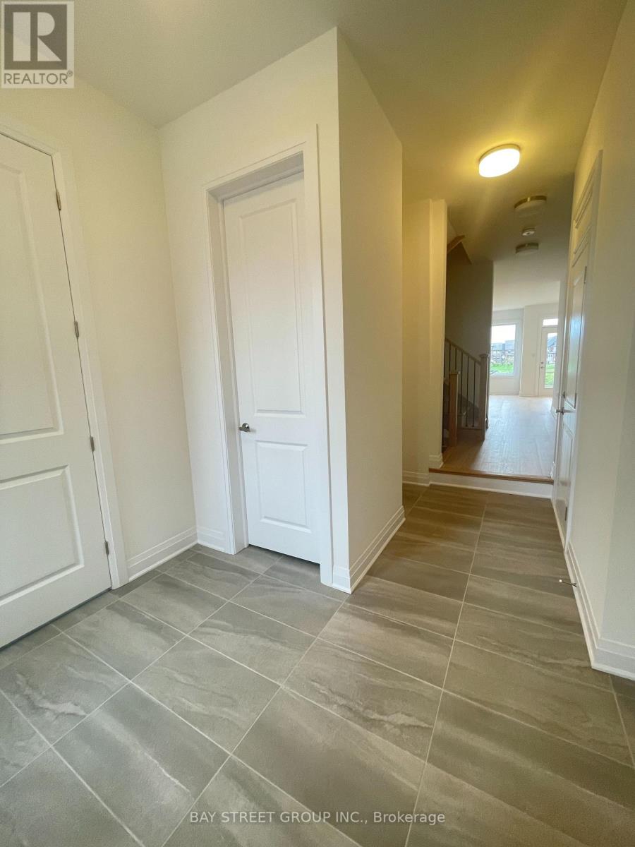 3224 Crystal Drive, Oakville, Ontario  L6M 5S8 - Photo 2 - W13129330