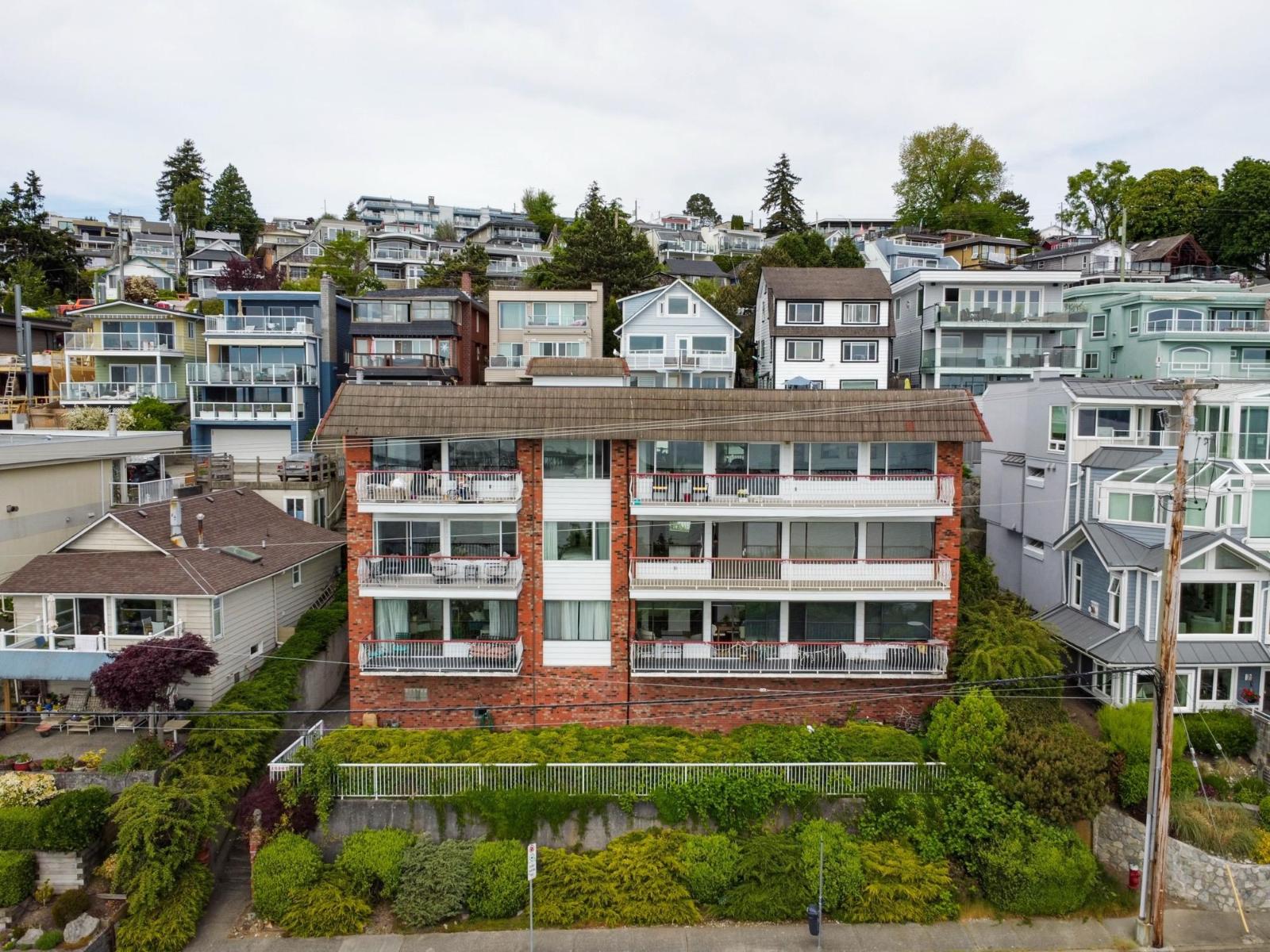 202 15147 MARINE DRIVE, White Rock, British Columbia
