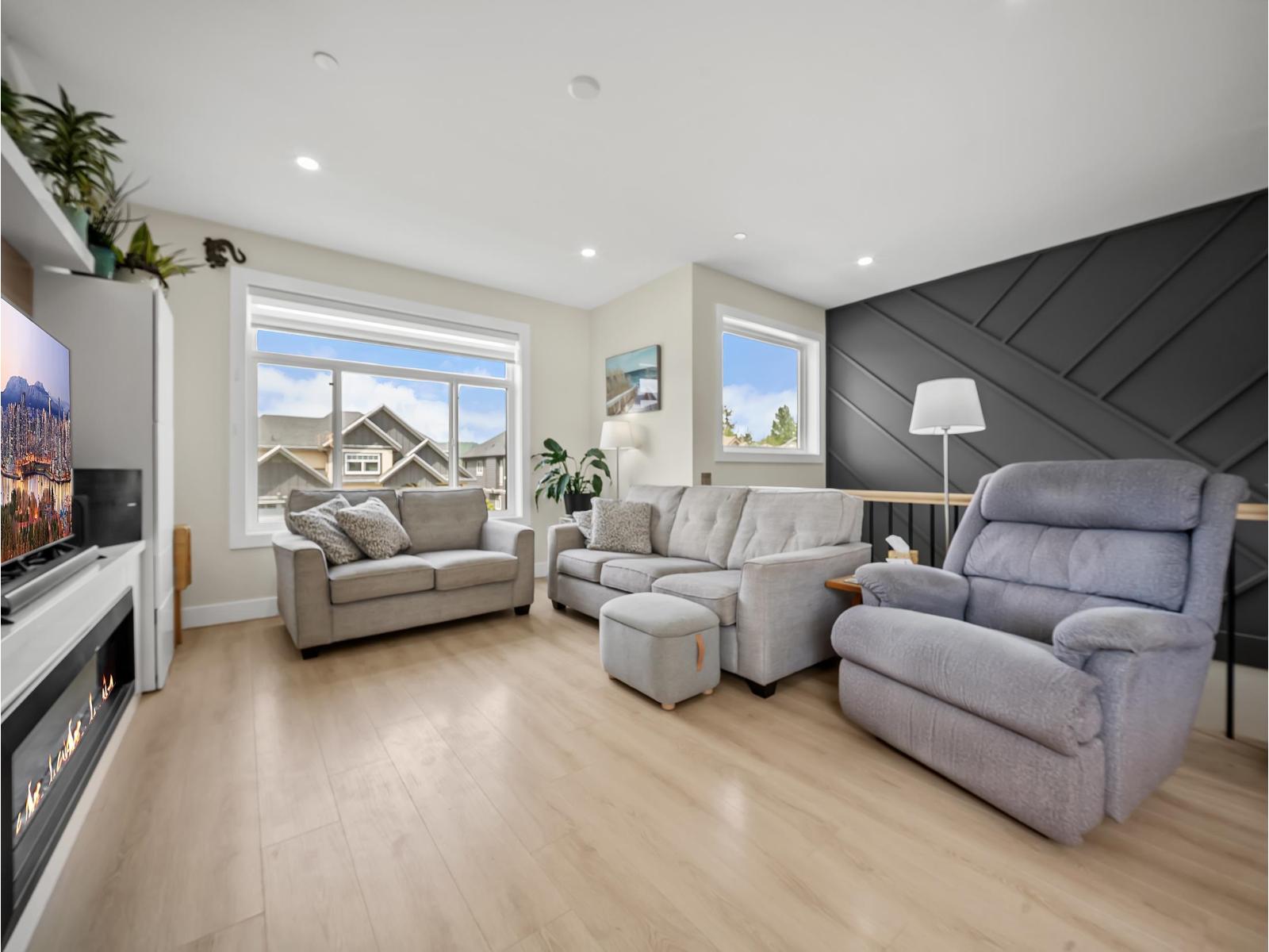 8586 Tupper Boulevard, Mission, British Columbia  V2V 0A3 - Photo 4 - R3123749
