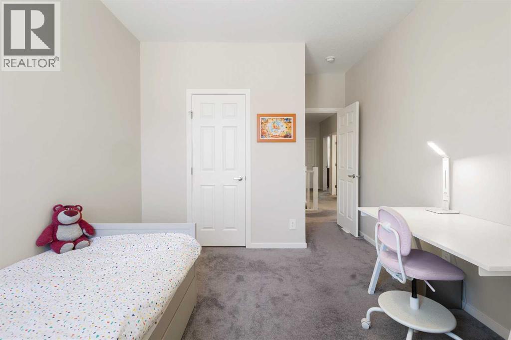 33 Carringham Heights Nw, Calgary, Alberta  T3P 1V9 - Photo 32 - A2302218