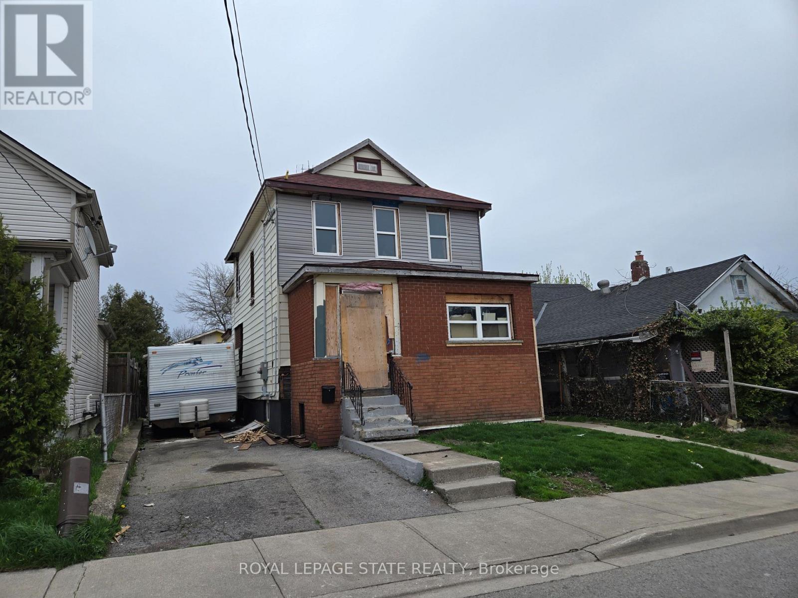4550 Crysler Avenue, Niagara Falls, Ontario  L2E 3V4 - Photo 1 - X13129162