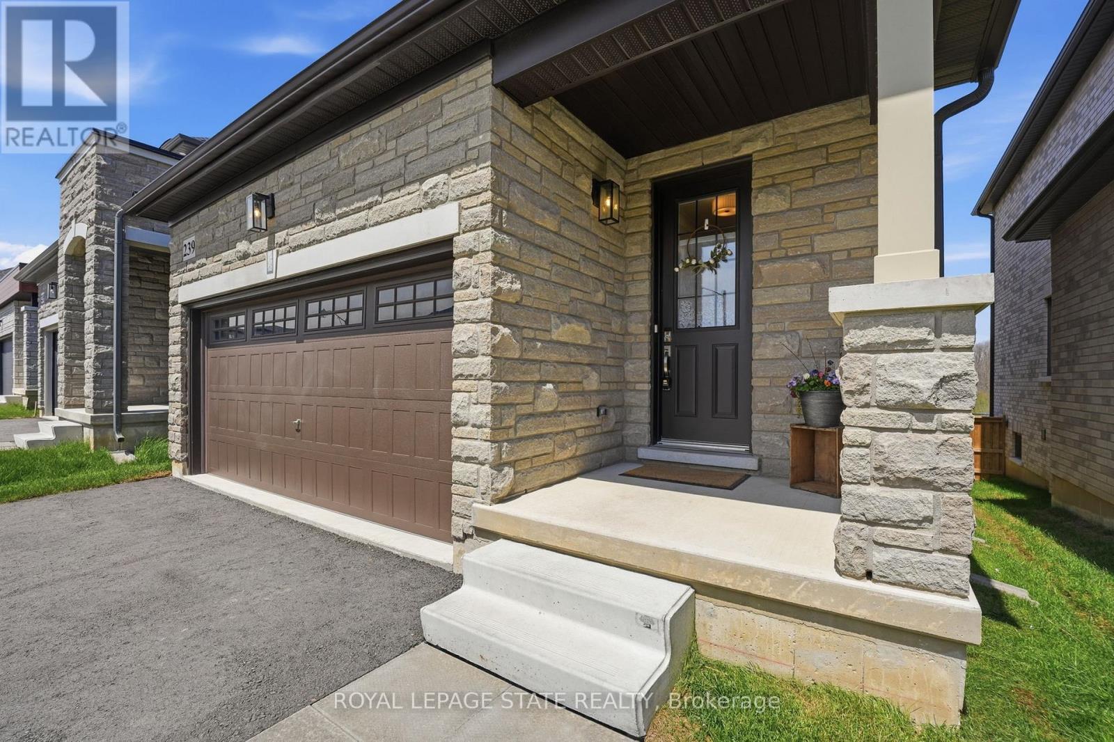 239 Alessio Drive, Hamilton, Ontario  L9B 0K7 - Photo 6 - X13129208