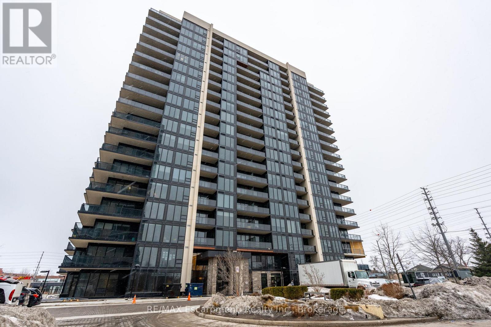 1501 - 1035 Southdown Road, Mississauga, Ontario  L5J 0A3 - Photo 1 - W13129410