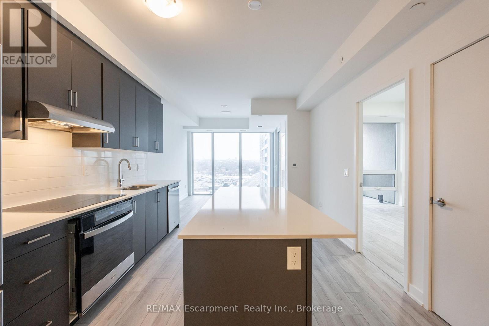 1501 - 1035 Southdown Road, Mississauga, Ontario  L5J 0A3 - Photo 5 - W13129410