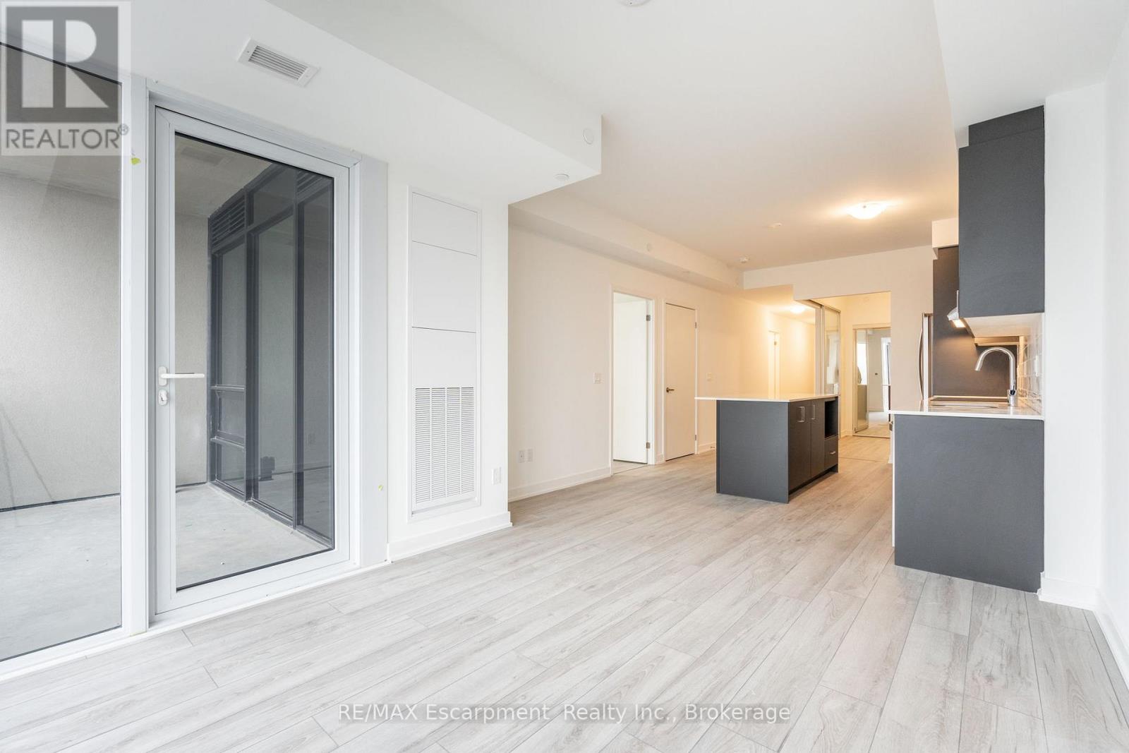 1501 - 1035 Southdown Road, Mississauga, Ontario  L5J 0A3 - Photo 8 - W13129410