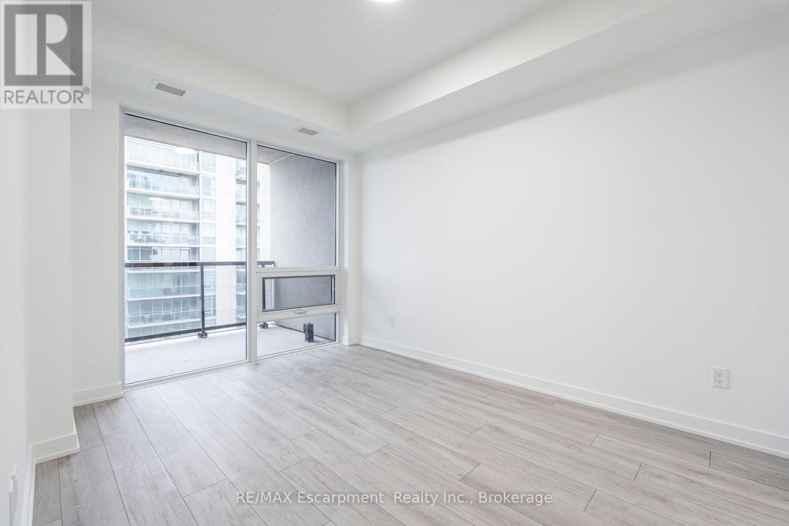 1501 - 1035 Southdown Road, Mississauga, Ontario  L5J 0A3 - Photo 9 - W13129410