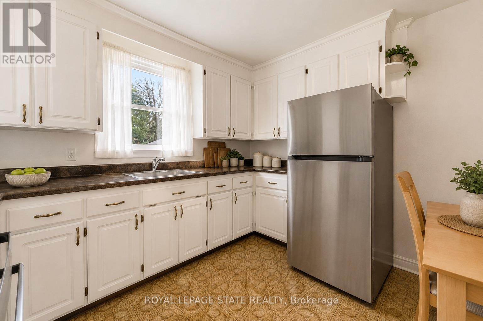 10 Oakley Court, Hamilton, Ontario  L9G 1T5 - Photo 17 - X13129318