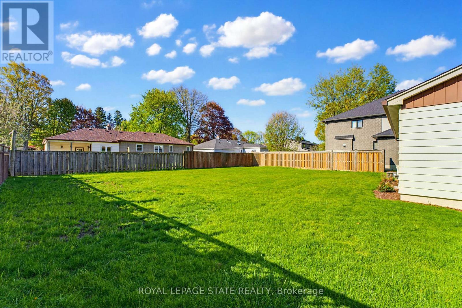 10 Oakley Court, Hamilton, Ontario  L9G 1T5 - Photo 37 - X13129318