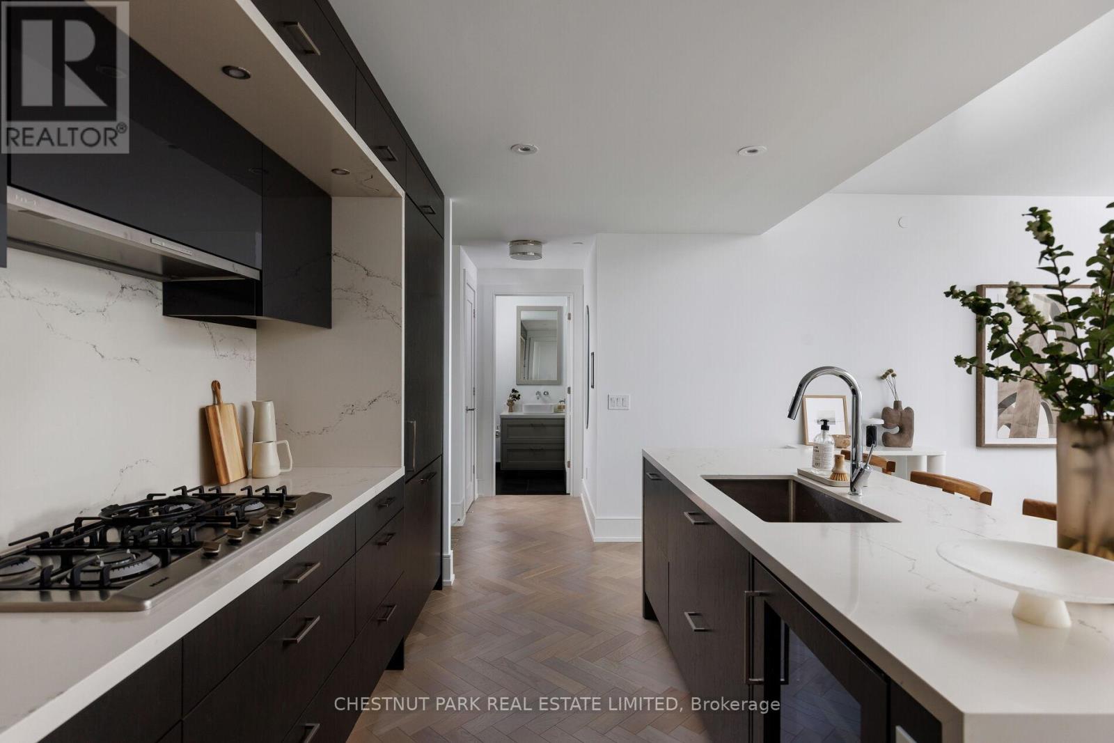 907 - 455 Wellington Street W, Toronto, Ontario  M5V 0V8 - Photo 25 - C12660488