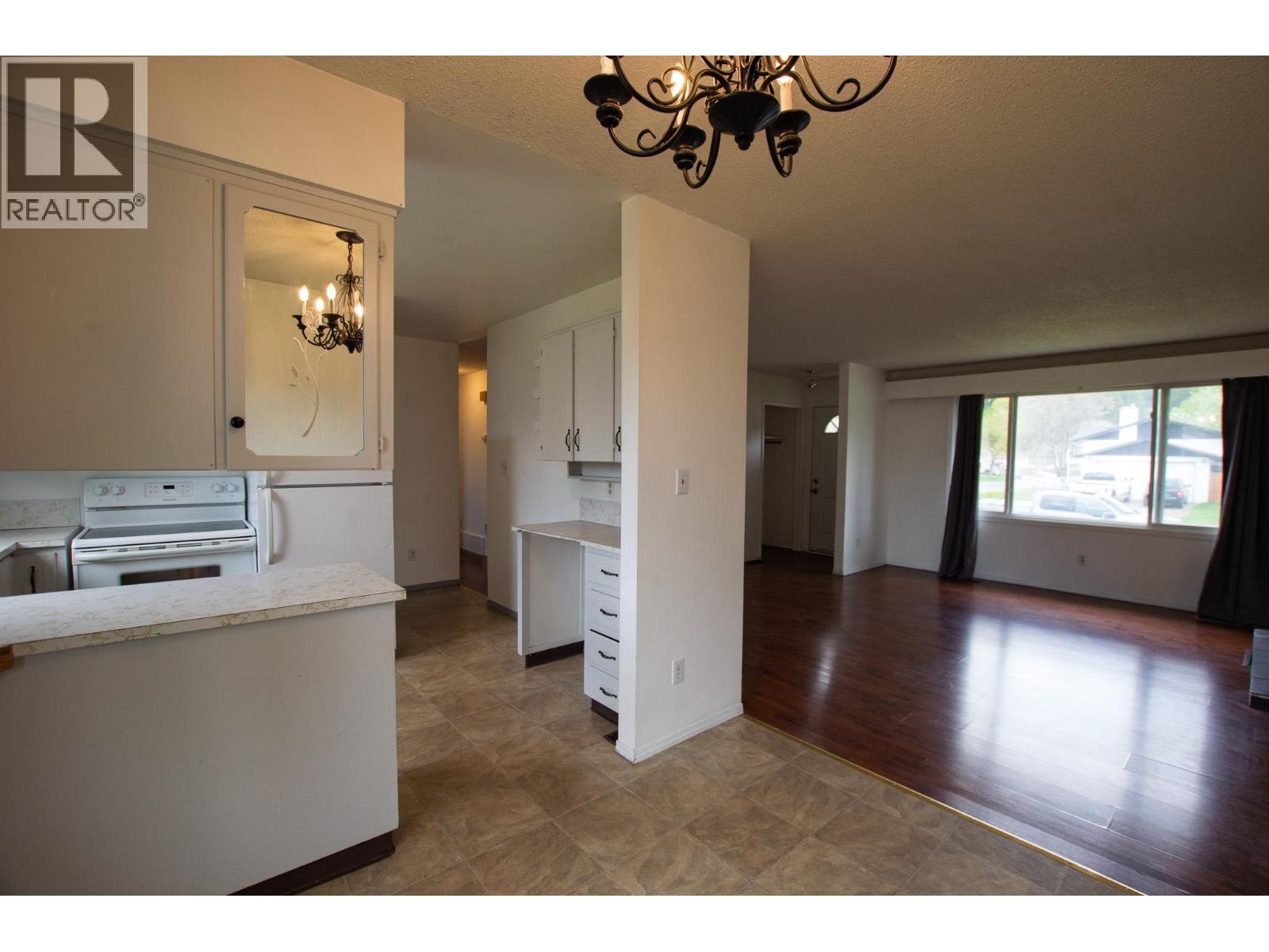 4428 Urquhart Crescent, Prince George, British Columbia  V2M 5H1 - Photo 5 - R3123836