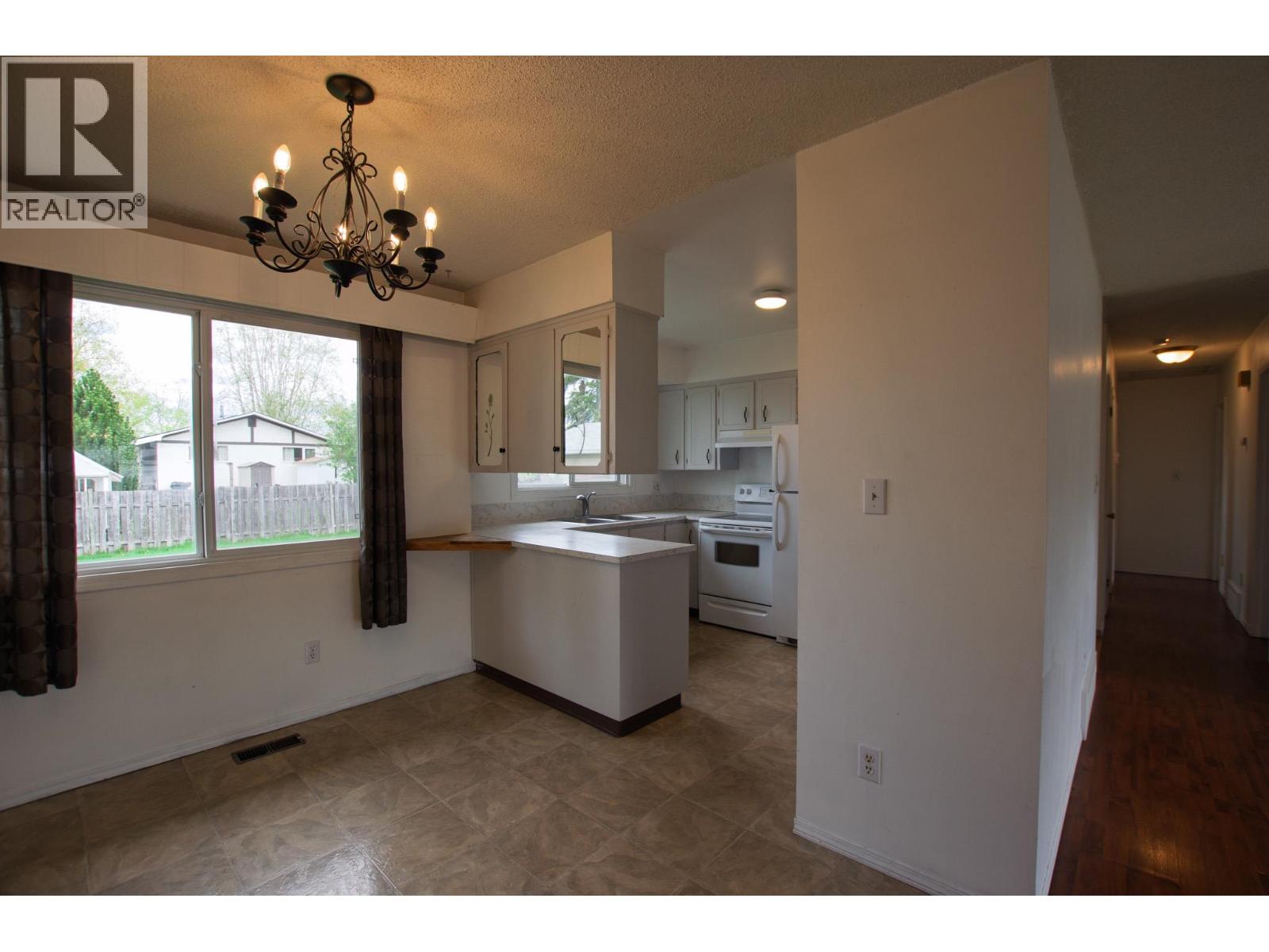 4428 Urquhart Crescent, Prince George, British Columbia  V2M 5H1 - Photo 6 - R3123836