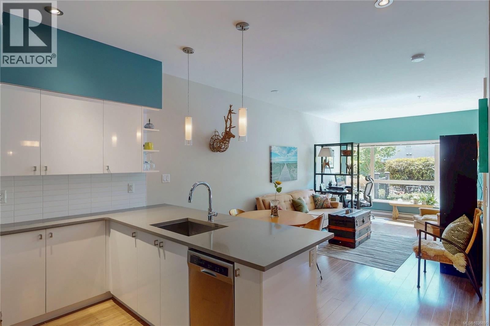 105 785 Tyee Rd, Victoria, British Columbia  V9A 7R5 - Photo 1 - 1036890