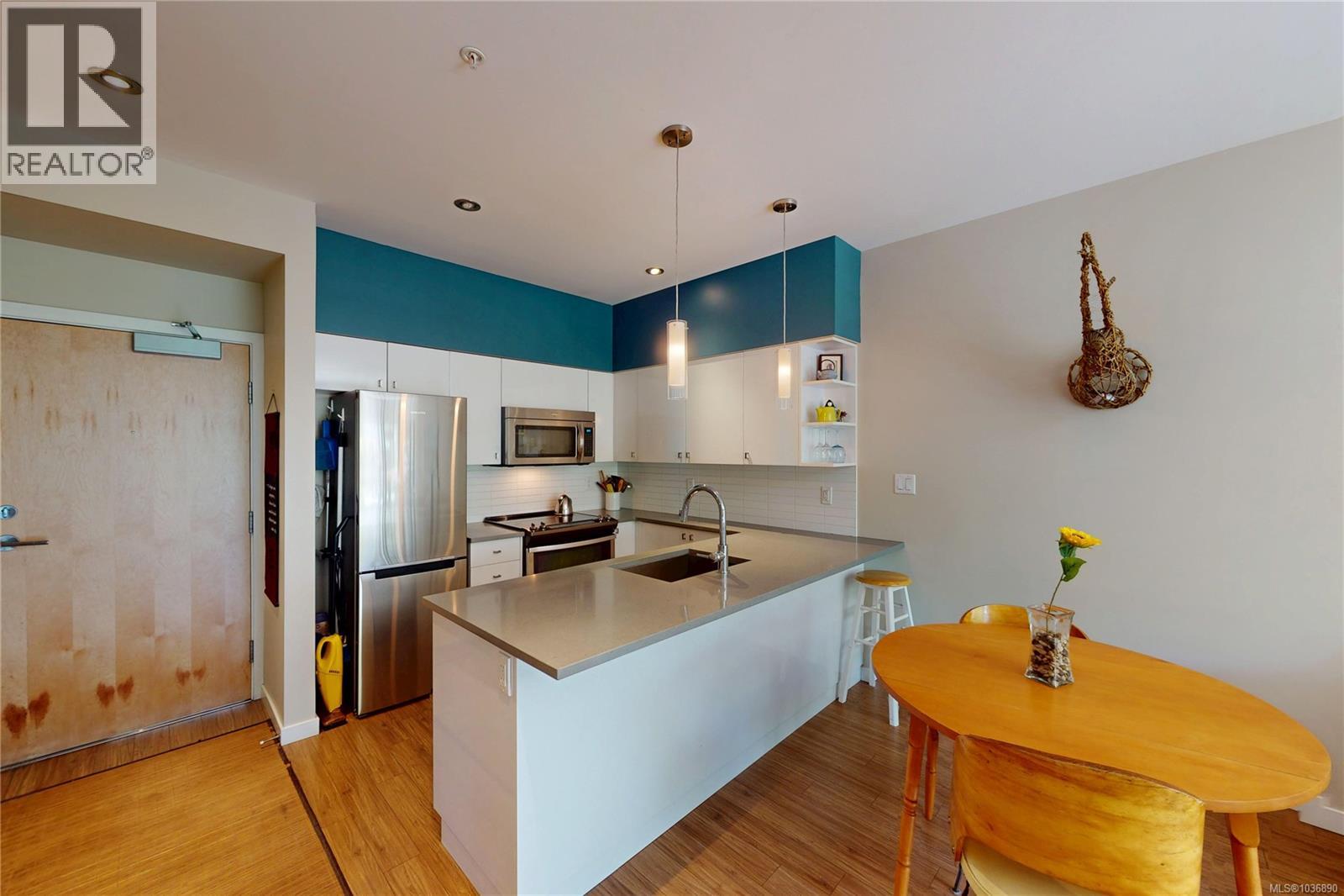 105 785 Tyee Rd, Victoria, British Columbia  V9A 7R5 - Photo 7 - 1036890