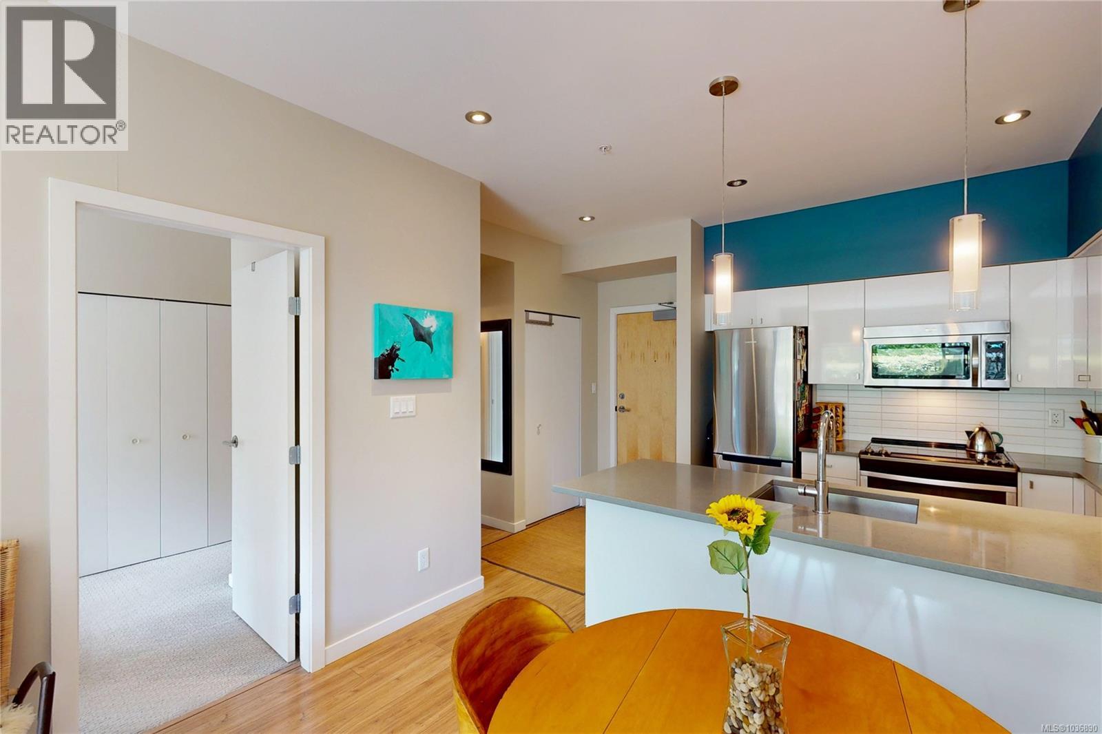 105 785 Tyee Rd, Victoria, British Columbia  V9A 7R5 - Photo 8 - 1036890